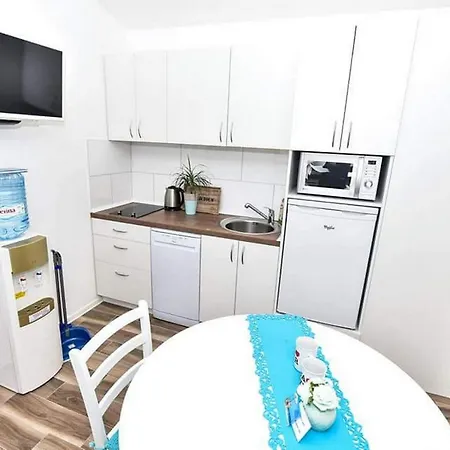 Dili By Interhome