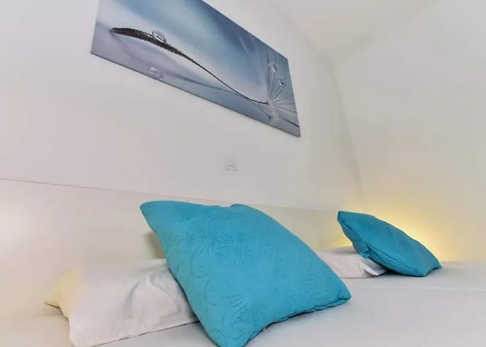 Dili By Interhome Lejlighed Vir